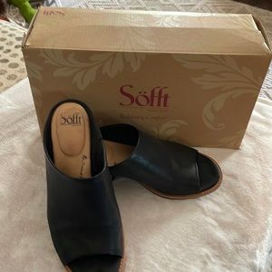 Sofft heeled slides